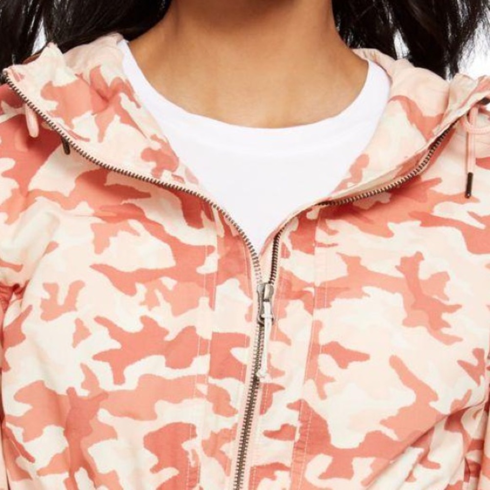 NWT!π Columbia Camo Drawstring Jacket - Picture 2 of 8